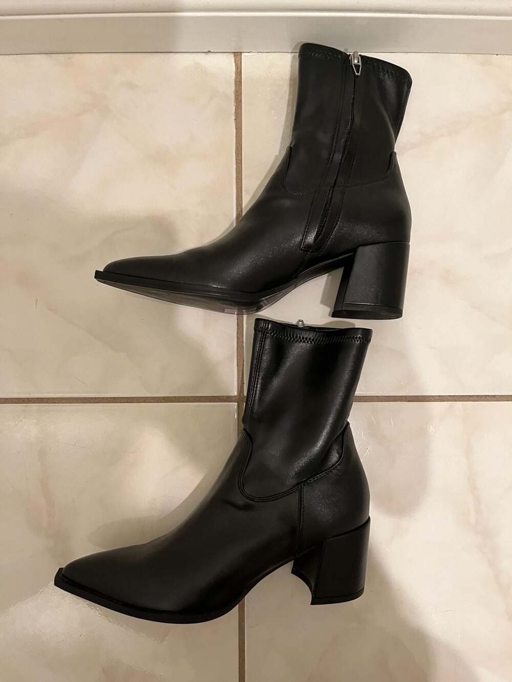 Dolce Vita Black Pointed Toe Block Heel Ankle Boots - Picture 5 of 7
